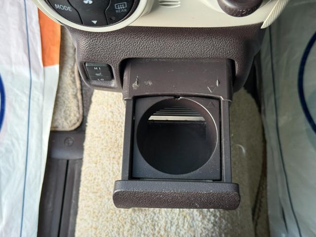 ポルテ Ｇ　★４ＷＤ★寒冷地仕様★スマートエントリー★パワスラ／ナノイー付オートエアコン／シートヒーター（運転席、助手席）／ステアリングヒーター／デアイサー／純正ナビ／ＴＶ／ＣＤ／Ｂｌｕｅｔｏｏｔｈ／バックカメラ（6枚目）