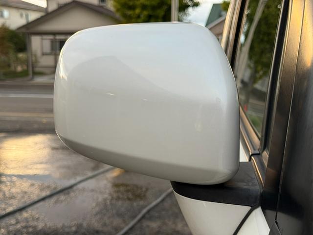 ムーヴコンテ Ｘ　★４ＷＤ★後期／ｅｃｏＩＤＬＥ／キーフリー／オートエアコン／イモビライザ－／キーフリー連動オート格納ドアミラー／グリーンアクセント（ドアトリム／インパネ）／バニティミラー／メッキインサイドドアハンドル（20枚目）