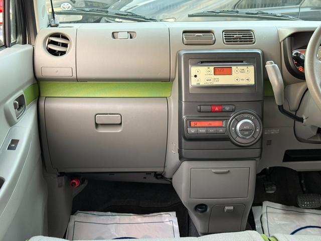ムーヴコンテ Ｘ　★４ＷＤ★後期／ｅｃｏＩＤＬＥ／キーフリー／オートエアコン／イモビライザ－／キーフリー連動オート格納ドアミラー／グリーンアクセント（ドアトリム／インパネ）／バニティミラー／メッキインサイドドアハンドル（22枚目）