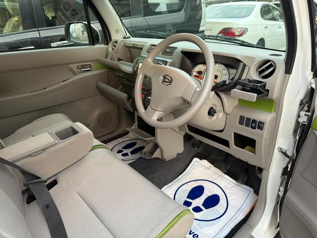 ムーヴコンテ Ｘ　★４ＷＤ★後期／ｅｃｏＩＤＬＥ／キーフリー／オートエアコン／イモビライザ－／キーフリー連動オート格納ドアミラー／グリーンアクセント（ドアトリム／インパネ）／バニティミラー／メッキインサイドドアハンドル（26枚目）