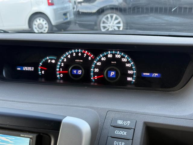 ノア Ｘ　スマートエディション　★７人乗り★両側パワースライドドア／３列シート／ＨＩＤヘッドランプ／オートライト／フォグランプ／スマートエントリー／プッシュスタート／ナビ／フルセグＴＶ／ＤＶＤ／ＣＤ／バックカメラ／ＥＴＣ（8枚目）