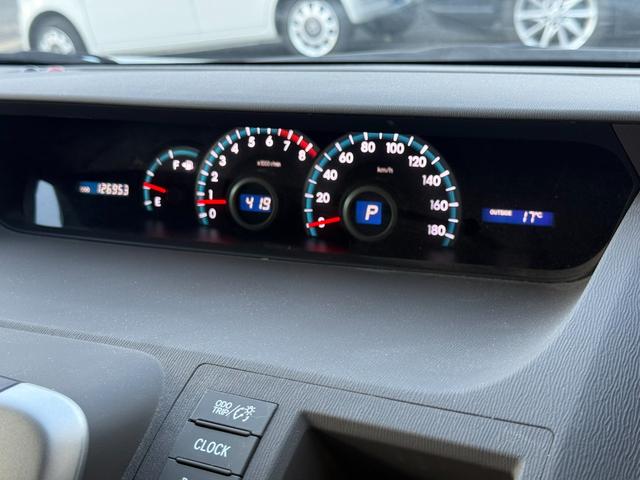 ノア Ｘ　スマートエディション　★７人乗り★両側パワースライドドア／３列シート／ＨＩＤヘッドランプ／オートライト／フォグランプ／スマートエントリー／プッシュスタート／ナビ／フルセグＴＶ／ＤＶＤ／ＣＤ／バックカメラ／ＥＴＣ（21枚目）