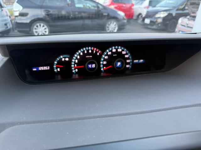 ノア Ｘ　スマートエディション　★７人乗り★両側パワースライドドア／３列シート／ＨＩＤヘッドランプ／オートライト／フォグランプ／スマートエントリー／プッシュスタート／ナビ／フルセグＴＶ／ＤＶＤ／ＣＤ／バックカメラ／ＥＴＣ（22枚目）