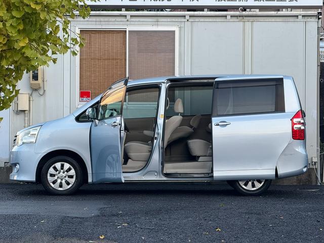 ノア Ｘ　スマートエディション　★７人乗り★両側パワースライドドア／３列シート／ＨＩＤヘッドランプ／オートライト／フォグランプ／スマートエントリー／プッシュスタート／ナビ／フルセグＴＶ／ＤＶＤ／ＣＤ／バックカメラ／ＥＴＣ（27枚目）