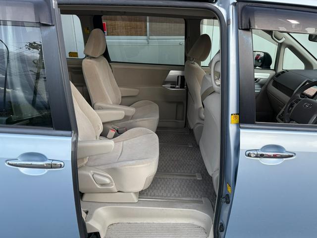 ノア Ｘ　スマートエディション　★７人乗り★両側パワースライドドア／３列シート／ＨＩＤヘッドランプ／オートライト／フォグランプ／スマートエントリー／プッシュスタート／ナビ／フルセグＴＶ／ＤＶＤ／ＣＤ／バックカメラ／ＥＴＣ（46枚目）