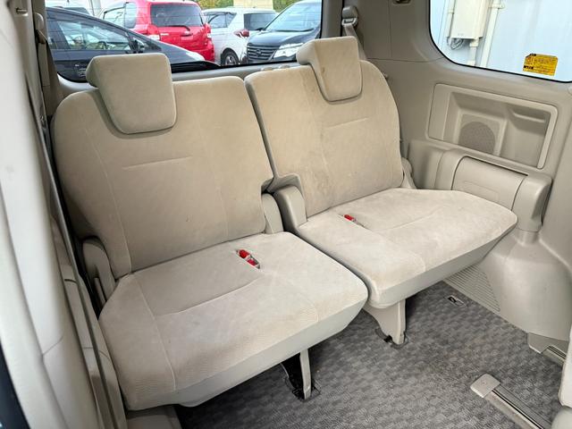 ノア Ｘ　スマートエディション　★７人乗り★両側パワースライドドア／３列シート／ＨＩＤヘッドランプ／オートライト／フォグランプ／スマートエントリー／プッシュスタート／ナビ／フルセグＴＶ／ＤＶＤ／ＣＤ／バックカメラ／ＥＴＣ（48枚目）