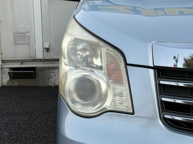 ノア Ｘ　スマートエディション　★７人乗り★両側パワースライドドア／３列シート／ＨＩＤヘッドランプ／オートライト／フォグランプ／スマートエントリー／プッシュスタート／ナビ／フルセグＴＶ／ＤＶＤ／ＣＤ／バックカメラ／ＥＴＣ（52枚目）