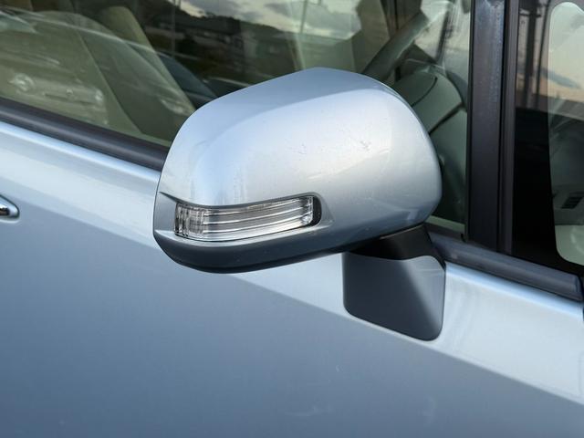 ノア Ｘ　スマートエディション　★７人乗り★両側パワースライドドア／３列シート／ＨＩＤヘッドランプ／オートライト／フォグランプ／スマートエントリー／プッシュスタート／ナビ／フルセグＴＶ／ＤＶＤ／ＣＤ／バックカメラ／ＥＴＣ（55枚目）