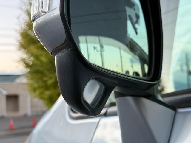 ノア Ｘ　スマートエディション　★７人乗り★両側パワースライドドア／３列シート／ＨＩＤヘッドランプ／オートライト／フォグランプ／スマートエントリー／プッシュスタート／ナビ／フルセグＴＶ／ＤＶＤ／ＣＤ／バックカメラ／ＥＴＣ（59枚目）