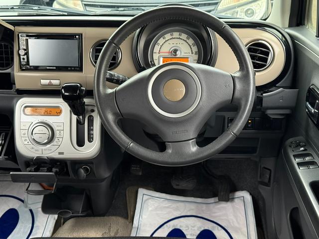 アルトラパン Xセレクション ★4WD★CVT★HIDヘッドランプ/オートライト/スマートキー/プッシュスタート/オートエアコン/LEDリアコンビランプ/革巻きステアリング/バニティミラー(運転席/助手席)/メッキドアハンドル(7枚目)