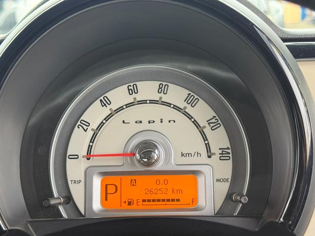 アルトラパン Xセレクション ★4WD★CVT★HIDヘッドランプ/オートライト/スマートキー/プッシュスタート/オートエアコン/LEDリアコンビランプ/革巻きステアリング/バニティミラー(運転席/助手席)/メッキドアハンドル(8枚目)