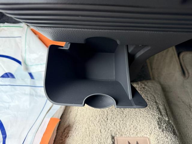 アルトラパン Xセレクション ★4WD★CVT★HIDヘッドランプ/オートライト/スマートキー/プッシュスタート/オートエアコン/LEDリアコンビランプ/革巻きステアリング/バニティミラー(運転席/助手席)/メッキドアハンドル(12枚目)