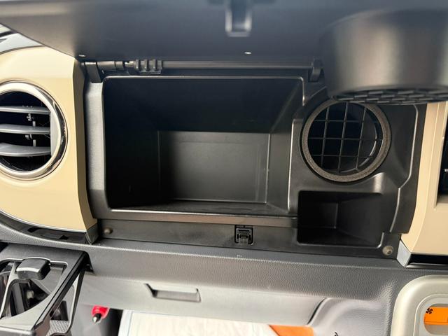 アルトラパン Xセレクション ★4WD★CVT★HIDヘッドランプ/オートライト/スマートキー/プッシュスタート/オートエアコン/LEDリアコンビランプ/革巻きステアリング/バニティミラー(運転席/助手席)/メッキドアハンドル(13枚目)