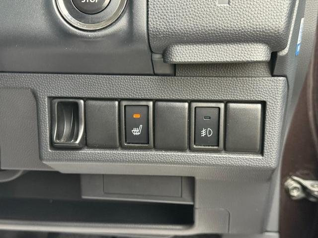 アルトラパン Xセレクション ★4WD★CVT★HIDヘッドランプ/オートライト/スマートキー/プッシュスタート/オートエアコン/LEDリアコンビランプ/革巻きステアリング/バニティミラー(運転席/助手席)/メッキドアハンドル(15枚目)