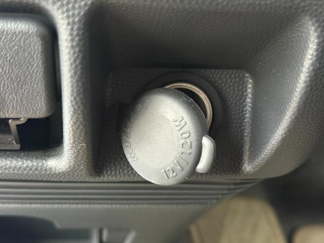 アルトラパン Xセレクション ★4WD★CVT★HIDヘッドランプ/オートライト/スマートキー/プッシュスタート/オートエアコン/LEDリアコンビランプ/革巻きステアリング/バニティミラー(運転席/助手席)/メッキドアハンドル(18枚目)