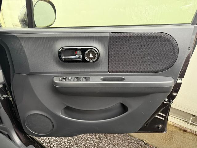 アルトラパン Xセレクション ★4WD★CVT★HIDヘッドランプ/オートライト/スマートキー/プッシュスタート/オートエアコン/LEDリアコンビランプ/革巻きステアリング/バニティミラー(運転席/助手席)/メッキドアハンドル(21枚目)