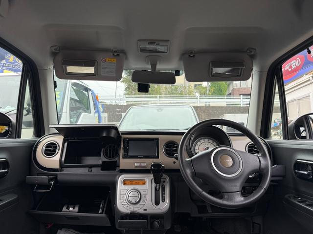 アルトラパン Xセレクション ★4WD★CVT★HIDヘッドランプ/オートライト/スマートキー/プッシュスタート/オートエアコン/LEDリアコンビランプ/革巻きステアリング/バニティミラー(運転席/助手席)/メッキドアハンドル(22枚目)