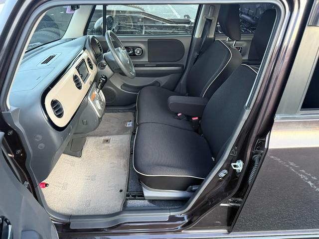 アルトラパン Xセレクション ★4WD★CVT★HIDヘッドランプ/オートライト/スマートキー/プッシュスタート/オートエアコン/LEDリアコンビランプ/革巻きステアリング/バニティミラー(運転席/助手席)/メッキドアハンドル(32枚目)