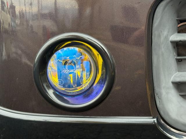 アルトラパン Xセレクション ★4WD★CVT★HIDヘッドランプ/オートライト/スマートキー/プッシュスタート/オートエアコン/LEDリアコンビランプ/革巻きステアリング/バニティミラー(運転席/助手席)/メッキドアハンドル(47枚目)