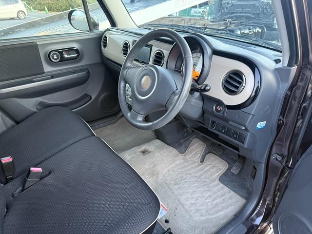 アルトラパン Xセレクション ★4WD★CVT★HIDヘッドランプ/オートライト/スマートキー/プッシュスタート/オートエアコン/LEDリアコンビランプ/革巻きステアリング/バニティミラー(運転席/助手席)/メッキドアハンドル(56枚目)