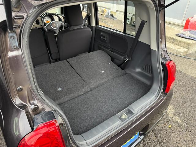 アルトラパン Xセレクション ★4WD★CVT★HIDヘッドランプ/オートライト/スマートキー/プッシュスタート/オートエアコン/LEDリアコンビランプ/革巻きステアリング/バニティミラー(運転席/助手席)/メッキドアハンドル(77枚目)