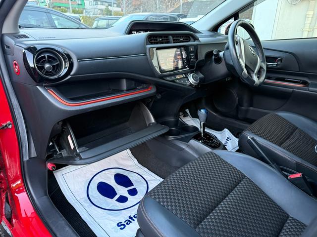 アクア Ｘ－アーバン　ソリッド　★特別仕様車★セーフティセンスＣ（衝突回避支援）／ワンオーナー／オートライト／スマートエントリー／バックカメラ／アルパイン車種専用ナビ／フルセグ／ＤＶＤ／ＣＤ／Ｂｌｕｅｔｏｏｔｈ／ブラック合皮シート（33枚目）