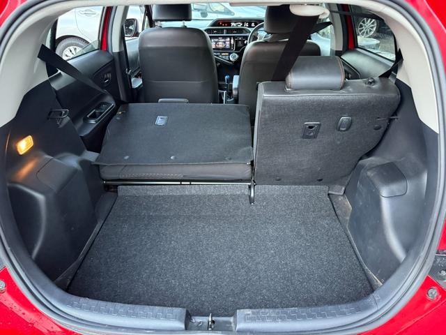 アクア Ｘ－アーバン　ソリッド　★特別仕様車★セーフティセンスＣ（衝突回避支援）／ワンオーナー／オートライト／スマートエントリー／バックカメラ／アルパイン車種専用ナビ／フルセグ／ＤＶＤ／ＣＤ／Ｂｌｕｅｔｏｏｔｈ／ブラック合皮シート（40枚目）