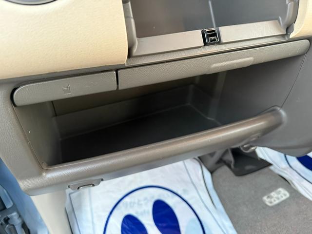 MRワゴン X オートエアコン/スマートキー/キーレス/ABS/電動格納ミラー/ブラックフロントピラー/アルミホイール/バニティミラー/シートリフター(運転席)/シートアンダートレイ(助手席)/CD/6スピーカー(15枚目)