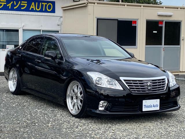 クラウン ロイヤルサルーン　（車検２年）　車高調ローダウン　社外２０インチアルミホイール　ナビ　ＴＶ　バックカメラ　ＥＴＣ　ウッドコンビステアリング　ＨＩＤオートライト　スマートキー　パワーシート　タイミングチェーンエンジン（5枚目）