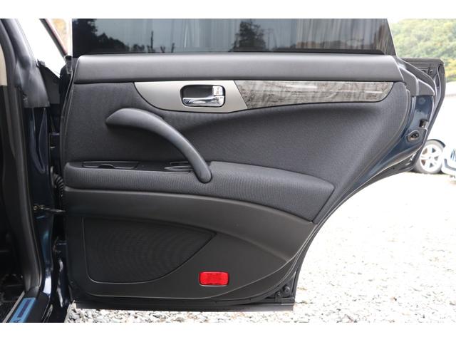 グロリア グランツーリスモ２５０Ｓ　ナビエディション　走行距離４．３万ｋｍ台　ナビ　ＥＴＣ　アルミホイール　ＡＴ　パワーシート　衝突安全ボディ　ＡＢＳ　タイミングチェーンエンジン　修復歴なし　旧車　セダン（38枚目）