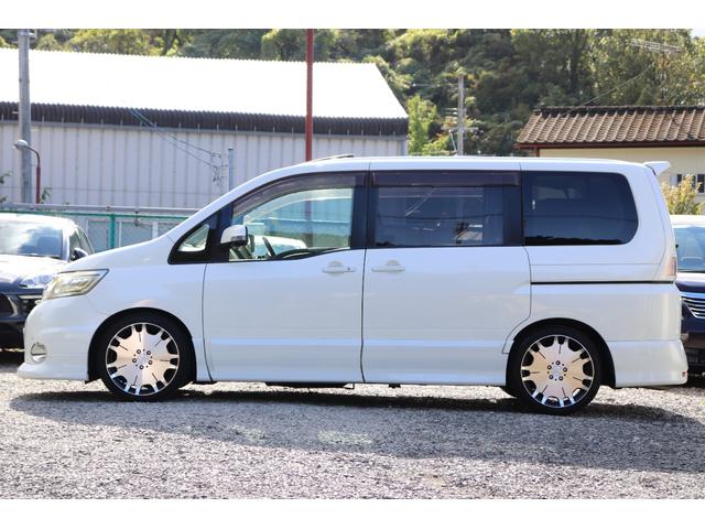 セレナ ハイウェイスター　（車検２年）　走行４．３万ｋｍ台　ガラスサンルーフ　ローダウン　１８インチＡＷ　ナビＴＶ３６０°カメラ　クリアランスソナー　両側電動スライドドア　エンジンスターター　タイミングチェーンエンジン（10枚目）