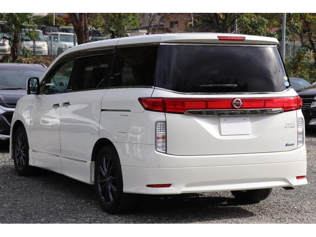 エルグランド 250ハイウェイスター (車検2年)ナビ フルセグTV Bluetoothオーディオ 360°カメラ 後席用フリップダウンモニター クリアランスソナー 両側電動スライドドア 黒半革 オットマン タイミングチェーンエンジン(10枚目)