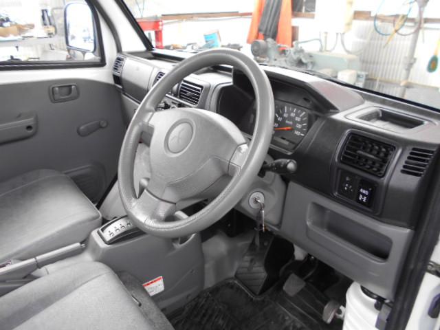 ミニキャブバン ＣＤ　４ＷＤ　ワンオーナー車　禁煙車（8枚目）