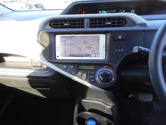 アクア Ｓ　ワンオーナー車　禁煙車　プッツシュスタート　Ｓキー　ナビＴＶ　ブルートゥース付　バックカメラ　オートライト　オートドアミラー（19枚目）