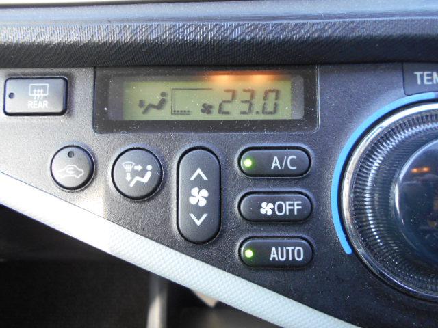 アクア Ｓ　ワンオーナー車　禁煙車　プッツシュスタート　Ｓキー　ナビＴＶ　ブルートゥース付　バックカメラ　オートライト　オートドアミラー（27枚目）