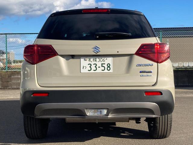 エスクード １．５　３型　ナビ・ＥＴＣ・ドラレコ装備　＊アウトレット＊　ナビ　ＥＴＣ　ドラレコ　４ＷＤ　スズキセーフティーサポート　衝突被害軽減システム　横滑り防止機能　衝突安全ボディ　盗難防止システム　オートライト　プッシュスタート　シートヒーター　オートエアコン（4枚目）