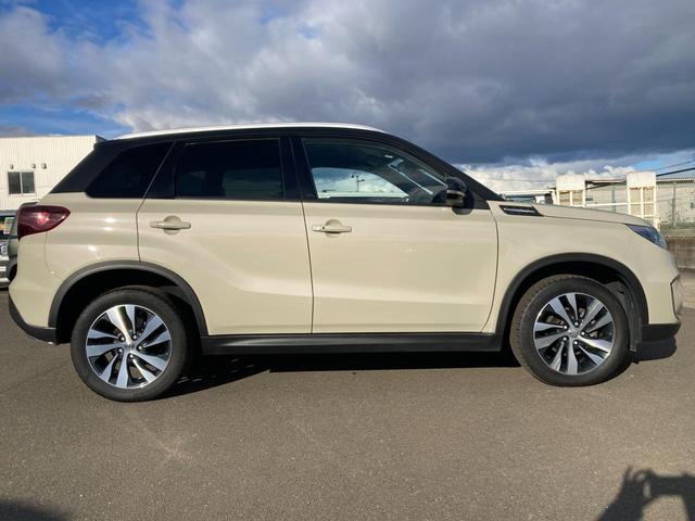 エスクード １．５　３型　ナビ・ＥＴＣ・ドラレコ装備　＊アウトレット＊　ナビ　ＥＴＣ　ドラレコ　４ＷＤ　スズキセーフティーサポート　衝突被害軽減システム　横滑り防止機能　衝突安全ボディ　盗難防止システム　オートライト　プッシュスタート　シートヒーター　オートエアコン（5枚目）