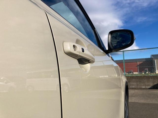 エスクード １．５　３型　ナビ・ＥＴＣ・ドラレコ装備　＊アウトレット＊　ナビ　ＥＴＣ　ドラレコ　４ＷＤ　スズキセーフティーサポート　衝突被害軽減システム　横滑り防止機能　衝突安全ボディ　盗難防止システム　オートライト　プッシュスタート　シートヒーター　オートエアコン（29枚目）