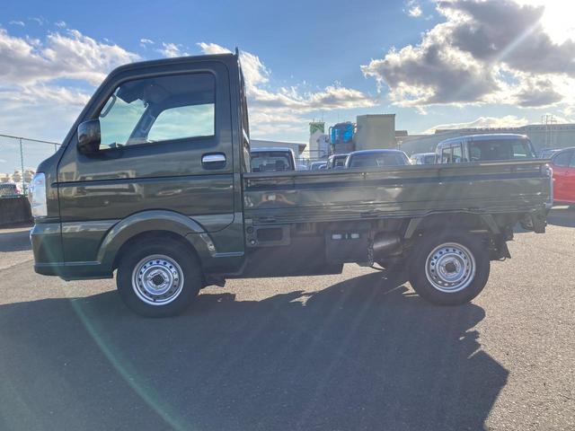 キャリイトラック KX 7型 4WD 5MT 4WD デフロック 純正CDオーディオ スズキセーフティーサポート 衝突被害軽減システム アイドリングストップ 横滑り防止機能 衝突安全ボディ キーレスエントリー(6枚目)