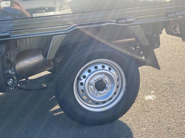 キャリイトラック KX 7型 4WD 5MT 4WD デフロック 純正CDオーディオ スズキセーフティーサポート 衝突被害軽減システム アイドリングストップ 横滑り防止機能 衝突安全ボディ キーレスエントリー(22枚目)
