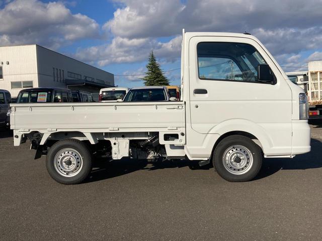 キャリイトラック KCエアコンパワステ 6型 4WD 4AT 4WD AM/FMラジオ スズキセーフティーサポート 衝突被害軽減システム アイドリングストップ 横滑り防止機能 衝突安全ボディ(5枚目)