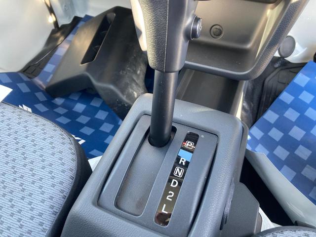 キャリイトラック KCエアコンパワステ 6型 4WD 4AT 4WD AM/FMラジオ スズキセーフティーサポート 衝突被害軽減システム アイドリングストップ 横滑り防止機能 衝突安全ボディ(12枚目)