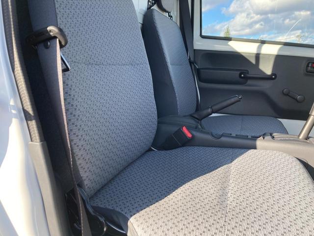 キャリイトラック KCエアコンパワステ 6型 4WD 4AT 4WD AM/FMラジオ スズキセーフティーサポート 衝突被害軽減システム アイドリングストップ 横滑り防止機能 衝突安全ボディ(14枚目)