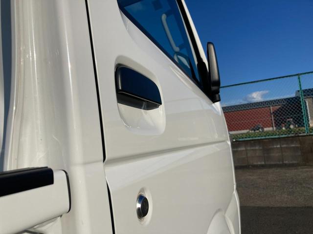 キャリイトラック KCエアコンパワステ 6型 4WD 4AT 4WD AM/FMラジオ スズキセーフティーサポート 衝突被害軽減システム アイドリングストップ 横滑り防止機能 衝突安全ボディ(28枚目)