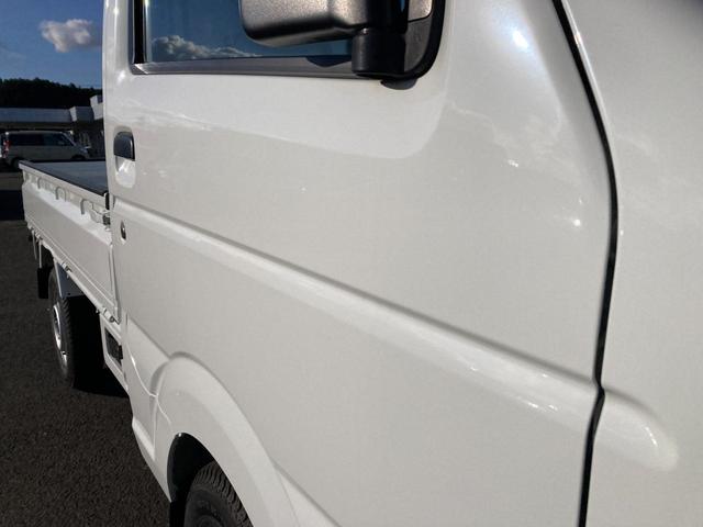 キャリイトラック KCエアコンパワステ 6型 4WD 4AT 4WD AM/FMラジオ スズキセーフティーサポート 衝突被害軽減システム アイドリングストップ 横滑り防止機能 衝突安全ボディ(29枚目)