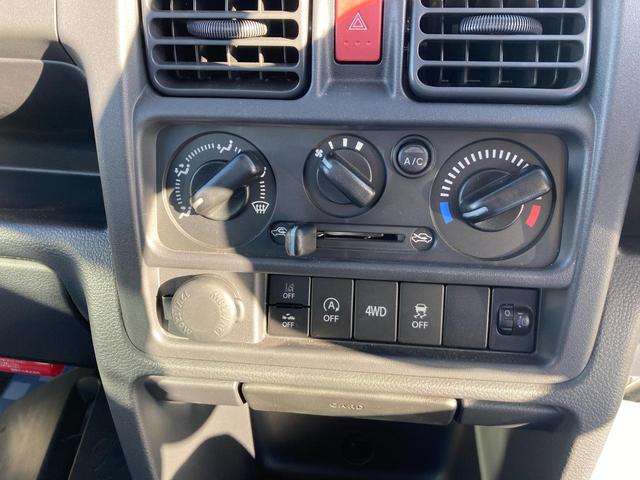 キャリイトラック KCエアコンパワステ 6型 4WD 4AT 4WD AM/FMラジオ スズキセーフティーサポート 衝突被害軽減システム アイドリングストップ 横滑り防止機能 衝突安全ボディ(32枚目)