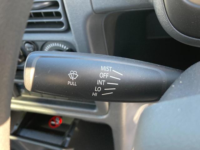 キャリイトラック KCエアコンパワステ 6型 4WD 4AT 4WD AM/FMラジオ スズキセーフティーサポート 衝突被害軽減システム アイドリングストップ 横滑り防止機能 衝突安全ボディ(39枚目)