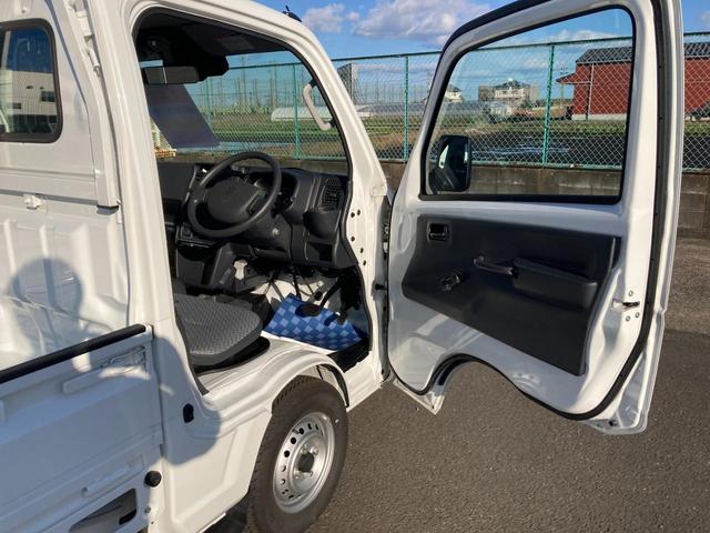 キャリイトラック KCエアコンパワステ 6型 4WD 4AT 4WD AM/FMラジオ スズキセーフティーサポート 衝突被害軽減システム アイドリングストップ 横滑り防止機能 衝突安全ボディ(45枚目)