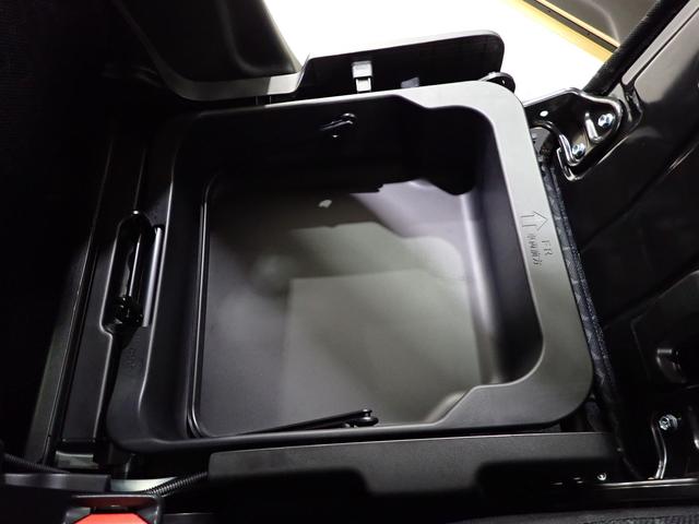 スペーシア ギア　ＨＹＢＲＩＤ　ＸＺターボ　４ＷＤ　全方位ナビ　ナビ　全方位カメラ　ステアリングヒーター　４ＷＤ　スズキセーフティーサポート　衝突被害軽減システム　アイドリングストップ　横滑り防止機能　衝突安全ボディ　盗難防止システム　スライドドア　シートヒーター（35枚目）