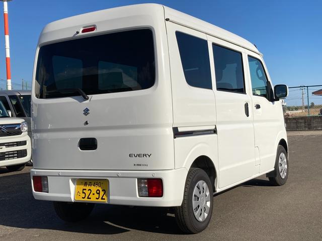 エブリイ PC 6型 4WD CVT パートタイム4WD CVT スズキセーフティーサポート 衝突被害軽減システム アイドリングストップ 横滑り防止機能 衝突安全ボディ オートライト スライドドア シートヒーター(8枚目)